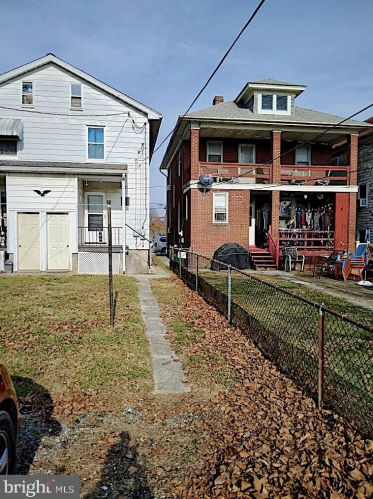 132 3rd St, Hanover, PA 17331-2435