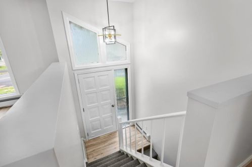 5 Baldwin Dr, Providence RI  02919-1512 exterior