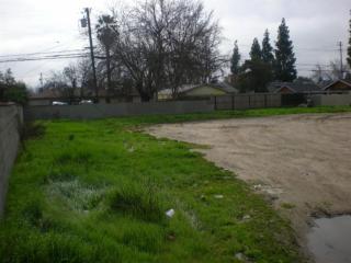 1221 Clinton Ave, Fresno CA  93705-4423 exterior