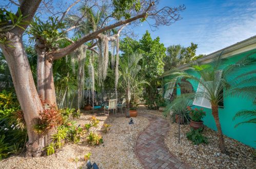 1612 Catherine St, Key West, FL 33040-3532