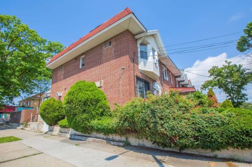 93-16 95th St, Jamaica, NY 11421-2216