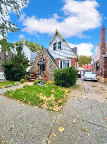 133-44 84th St, Jamaica, NY 11417-2416
