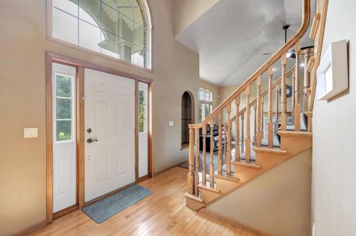 1327 Graceland Ter, Green Bay, WI 54313-7574