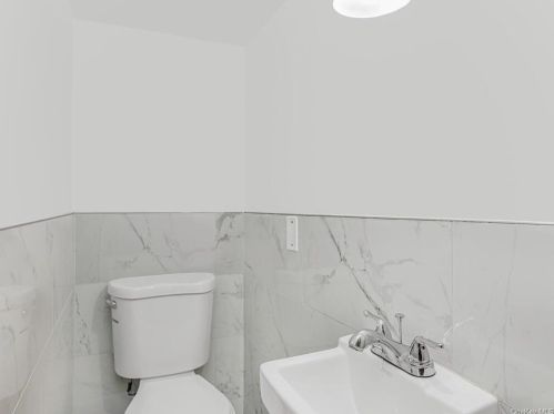 3241 Barker Ave, Bronx NY  10467-6301 exterior