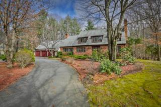 47 Woodmeadow Dr, Salem, NH 03079-2337
