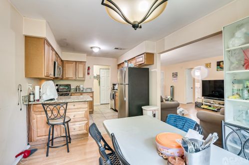 1511 Green Hollow Dr, Iselin NJ  08830-2946 exterior