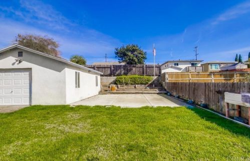 2527 Calle Gaviota, San Diego CA 92139-3105 exterior