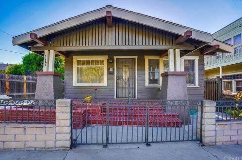 1117 Loma Vista Dr, Long Beach, CA 90813-2806