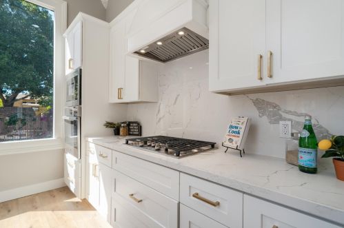 1433 Adeline St, Oakland CA  94607-2800 exterior