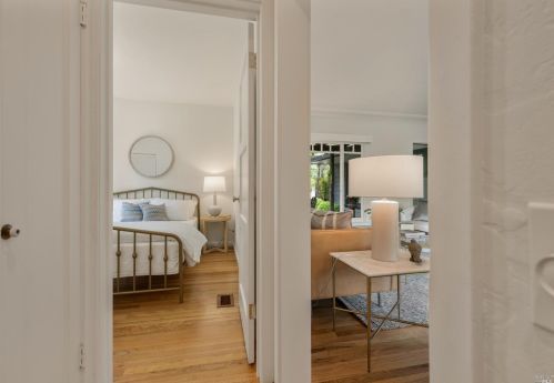 1095 Pine Tree Ln, Sebastopol CA  95472-2681 exterior