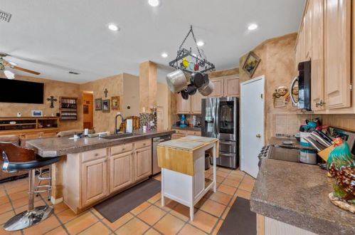 1612 Marble Cove Ln, Denton TX  76210-5820 exterior