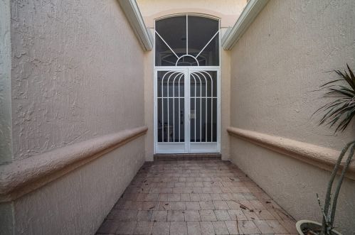 13909 Via Nidia, Delray Beach, FL 33446-3721