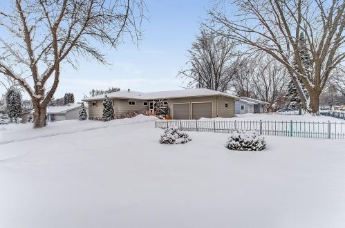 1057 Valley View Rd, Faribault, MN 55021-6668