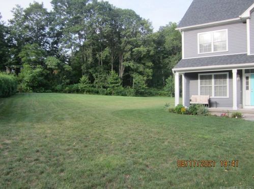 48 Jones Rd, Wallingford CT  06492-4325 exterior