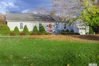 169 Eastport Manor Rd, Eastport, NY 11941-1432