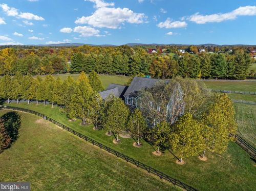 38295 Bolington Rd, Lovettsville, VA 20180-2939