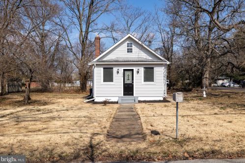 126 Garfield Ave, Blenheim, NJ 08012-1115