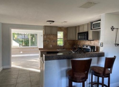 3927 Saturn Dr, New Port Richey FL  34652-6180 exterior