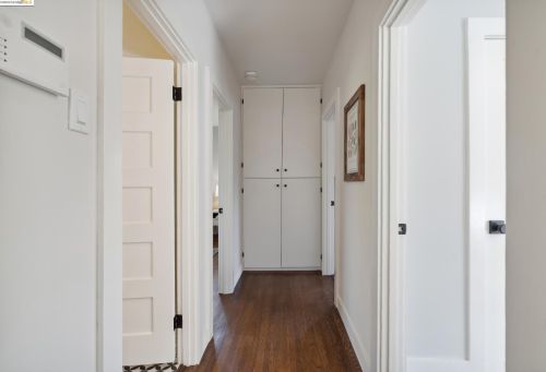 1510 Holman Rd, Oakland CA  94610-1833 exterior