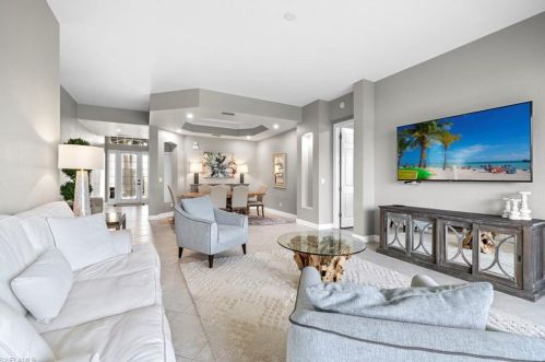 9520 Cypress Hammock Cir, Bonita Springs, FL 34135-2059