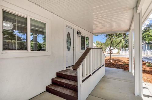 9644 Kent St, Elk Grove CA  95624-2436 exterior