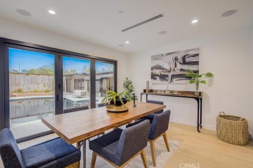 16627 Gilmore St, Van Nuys CA  91406-5610 exterior