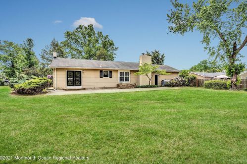 1208 Plymouth Dr, Bricktown, NJ 08724-1027
