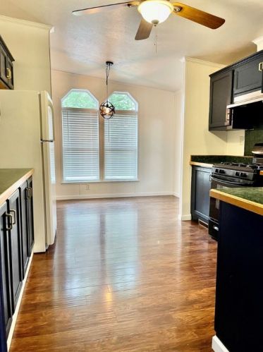 7 Lane St, Bentleyville, PA 15314-1444