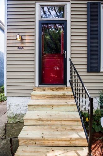 609 Watkins St, Covington, KY 41011-2138