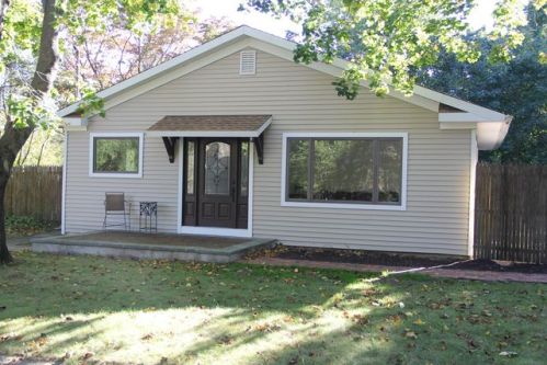 36 Gerald St, Baiting Hollow, NY 11933-1012