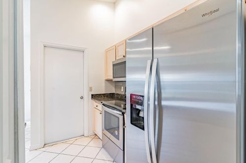 2772 Delcrest Dr, Orlando FL  32817-2668 exterior