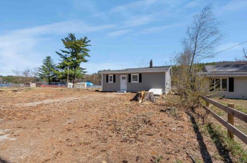 132 Moose Club Park Rd, Goffstown NH  03045-2657 exterior