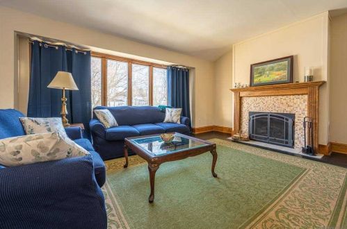 4 Brunswick Dr, Elwood NY  11731-5405 exterior