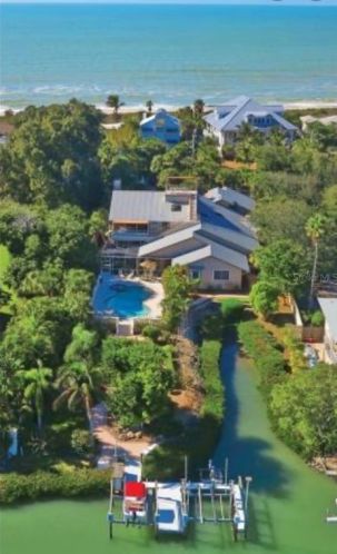 690 Casey Key Rd, Nokomis, FL 34275-3374