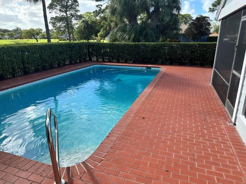 6714 Pine Ct, West Palm Beach, FL 33418-6959