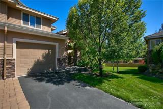 61709 Bridge Creek Dr, Bend, OR 97702-1039