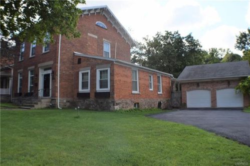 355 Market St, Pendleton NY  14094-2560 exterior