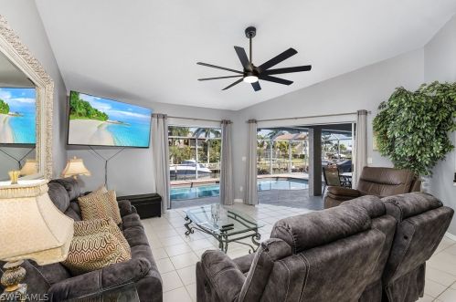 4805 13th Ave, Cape Coral, FL 33914-6902