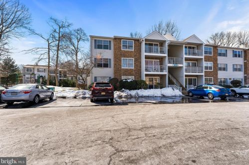 64 Holly Ct, Trenton NJ 08619-4636 exterior