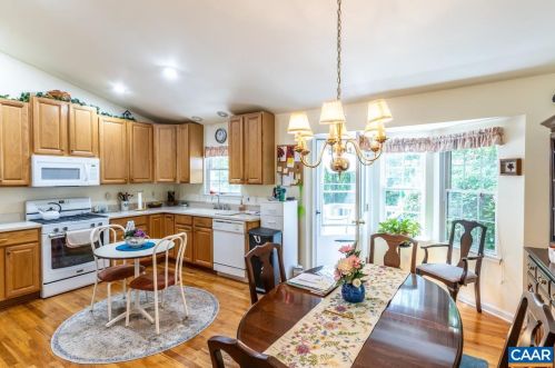 287 Jefferson Dr, Bybee VA 22963-3212 exterior