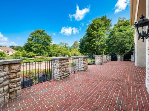 2650 Colts Neck Rd, Blacklick OH  43004-8634 exterior