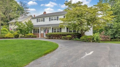 8 Bralo Ct, San Remo, NY 11754-1601