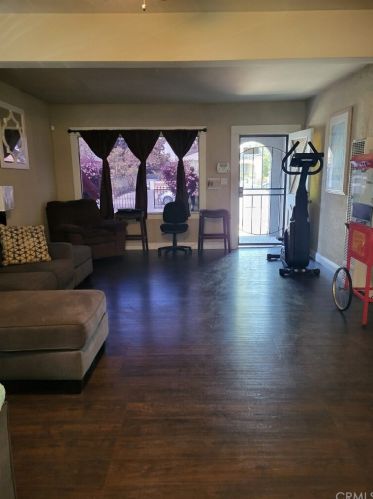 1510 Rose Ave, Compton, CA 90221-1423