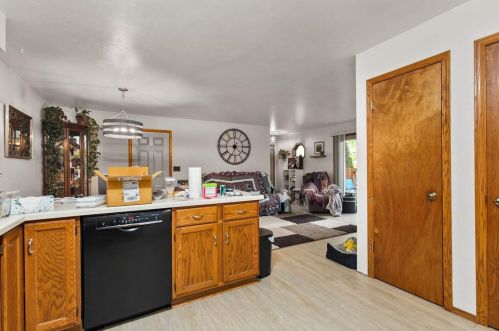 1692 Badger St, Green Bay, WI 54303-2619