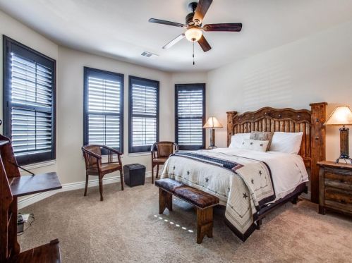 9624 Crestview Dr, Denton TX  76207-6771 exterior