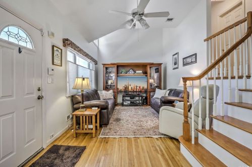 17 Wren Ct, Northport NY  11768-3343 exterior