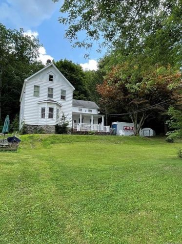 46 Sterling Rd, Greenwood Lake, NY 10925-2640