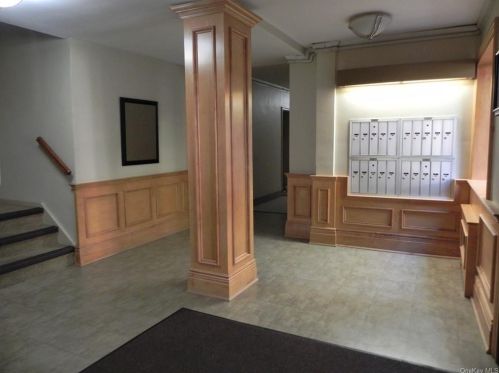 50 White Oak St, New Rochelle NY  10801-1700 exterior