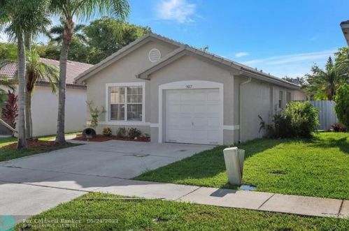 3017 179th Ave, Hollywood FL  33029-5514 exterior
