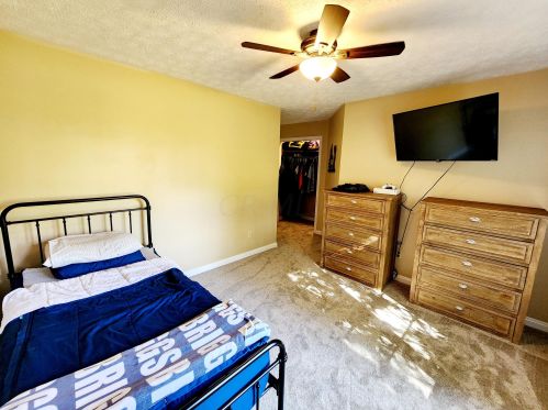 5985 Creek Rd, Washington Ch OH  43160-9726 exterior